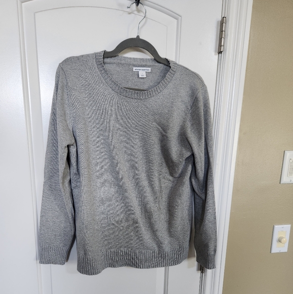 Amazon Essentials Gray Crew Neck Sweater - Picture 1 of 4